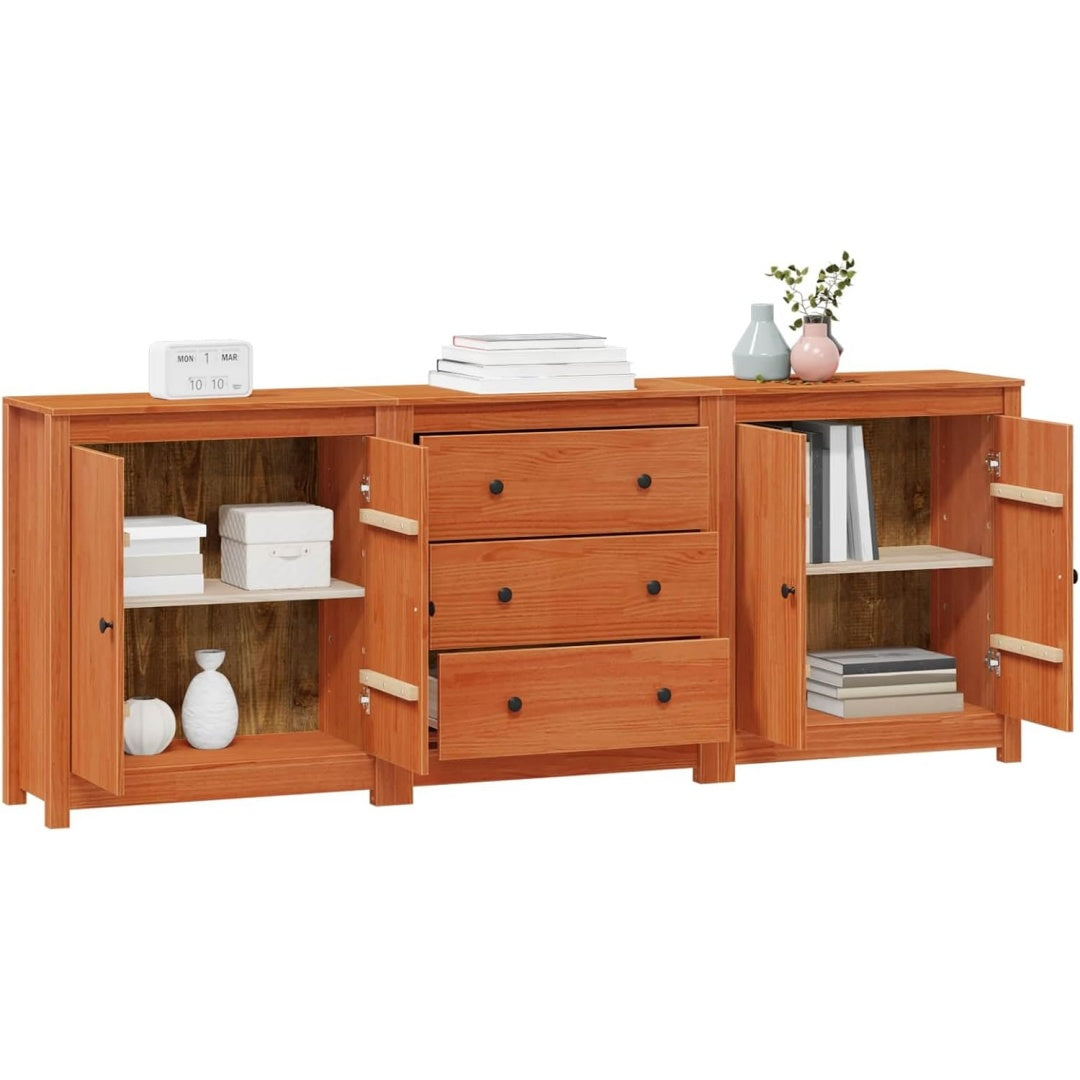 Schubladen an dem Sideboard in Braun