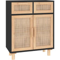 Schubladen an dem Sideboard aus Massivholz und Rattan