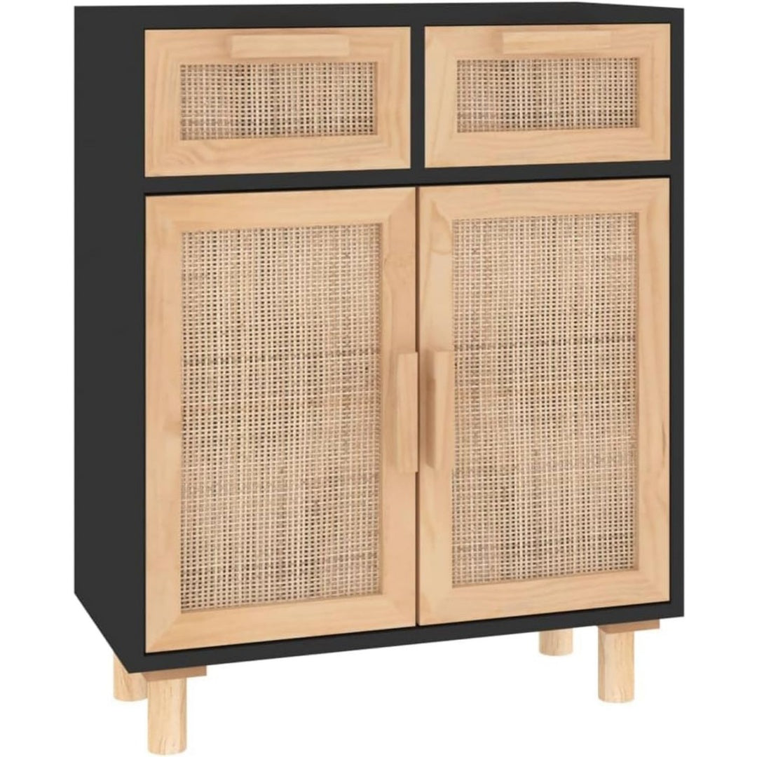 Schubladen an dem Sideboard aus Massivholz und Rattan
