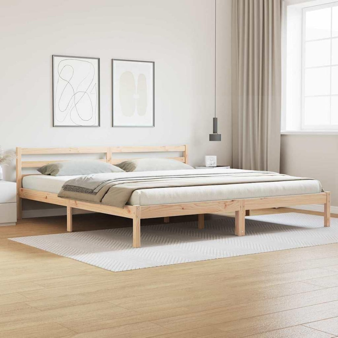 Das Bettgestell nimmt mit 208.6 x 157.6 x 69.4 cm Gestalt an