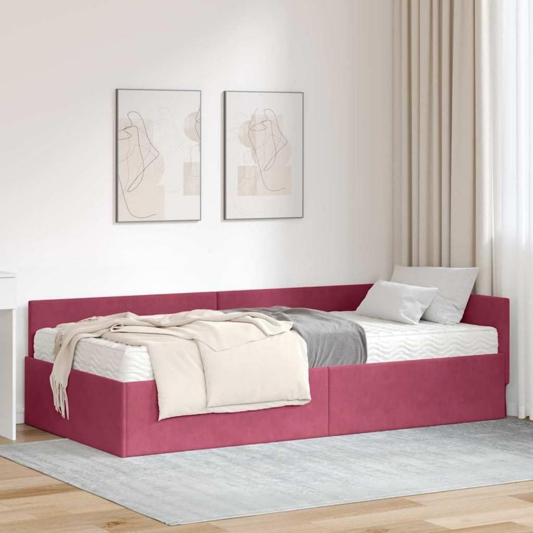 Das Bettgestell nimmt mit 204 x 104 x 57 cm Gestalt an